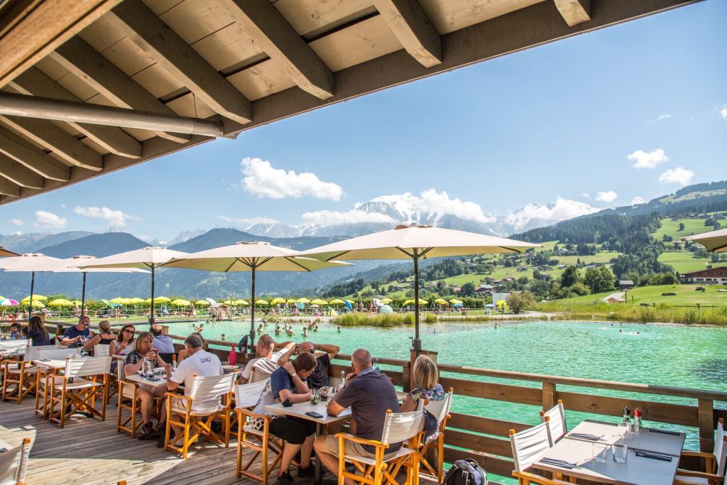 Restaurant le Dandy terrace with the biotope lake in the background