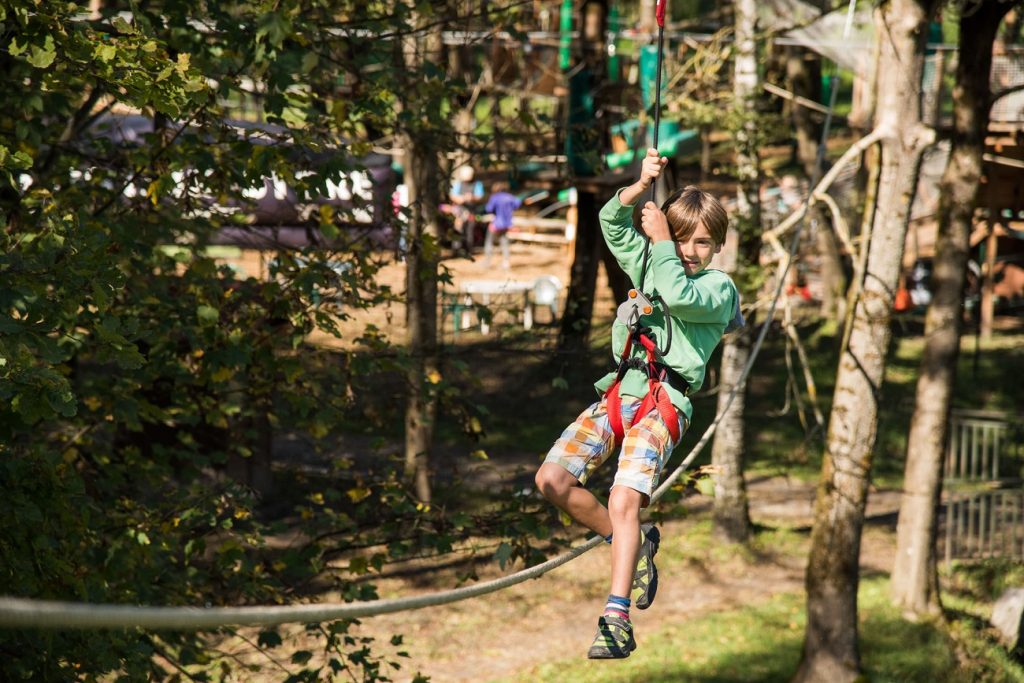 tirolesa para niños