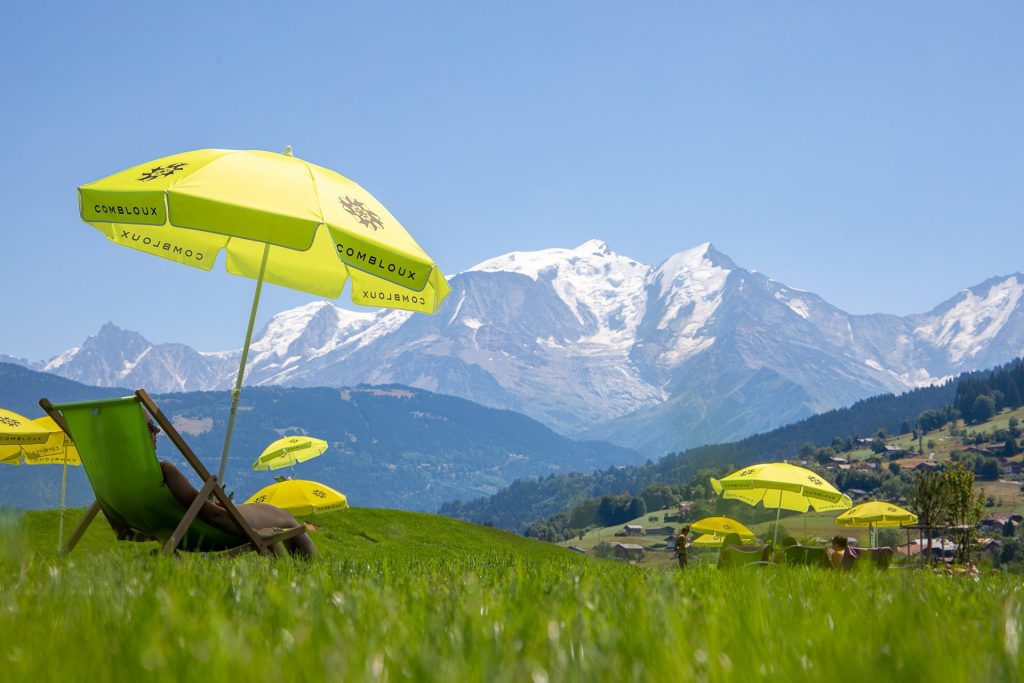 photo mont balnc summer deckchair parasol