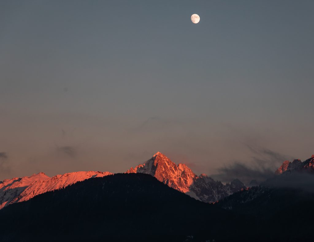 paisaje foto atardecer verde aguja luna llena