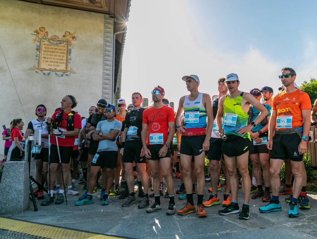 trail runners comblorane on the starting line Eglise Combloux