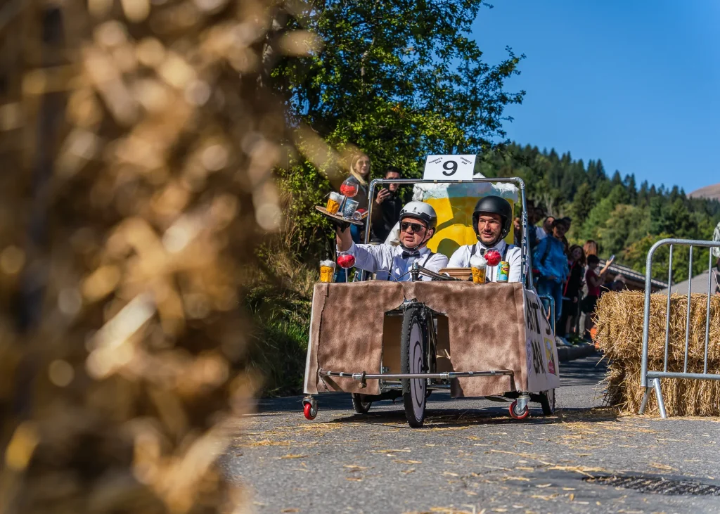 photo equipage et leur caisse a savon - loups du volant combloux 2