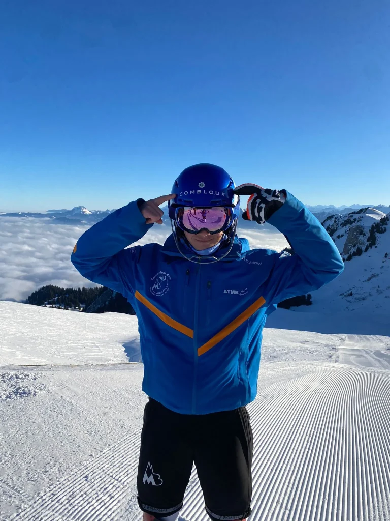 adrian lafont sobre la pista combloux casco combloux