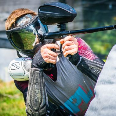 Jugador de paintball cerca de Combloux