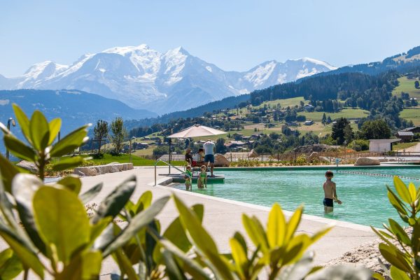 body of water biotope combloux rhodo mont blanc swimmers blue sky