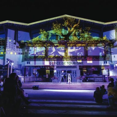 videomapping facade tourism office combloux night show