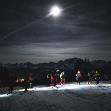 escapada caminata esquiadores caminata aravis cadena luna llena