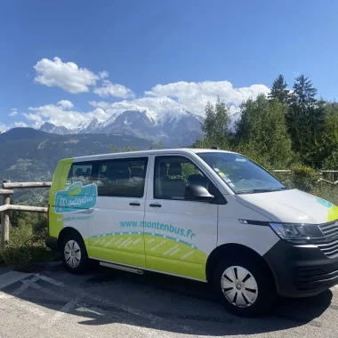 foto de lado mini van montenbus transporte demanda país mont blanc