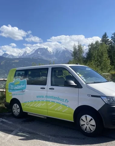 foto de lado mini van montenbus transporte demanda país mont blanc