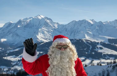 Papá Noel en Combloux en las pistas