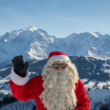 Papá Noel en Combloux en las pistas