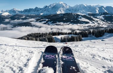 Skiing on powder facing Mont Blanc