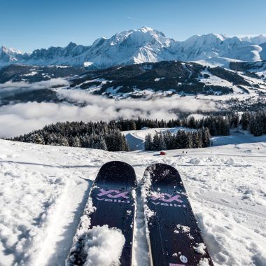 Skiing on powder facing Mont Blanc