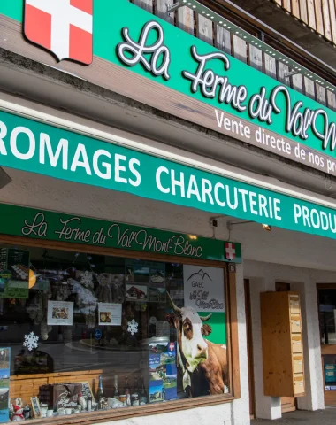 Val Mont-Blanc storefront in Combloux