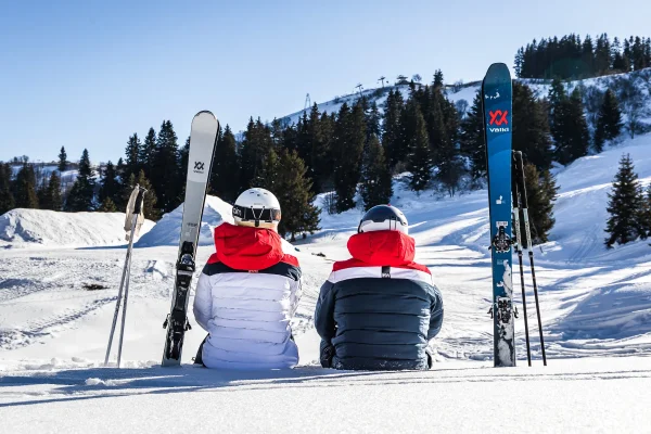 Skiers in Combloux