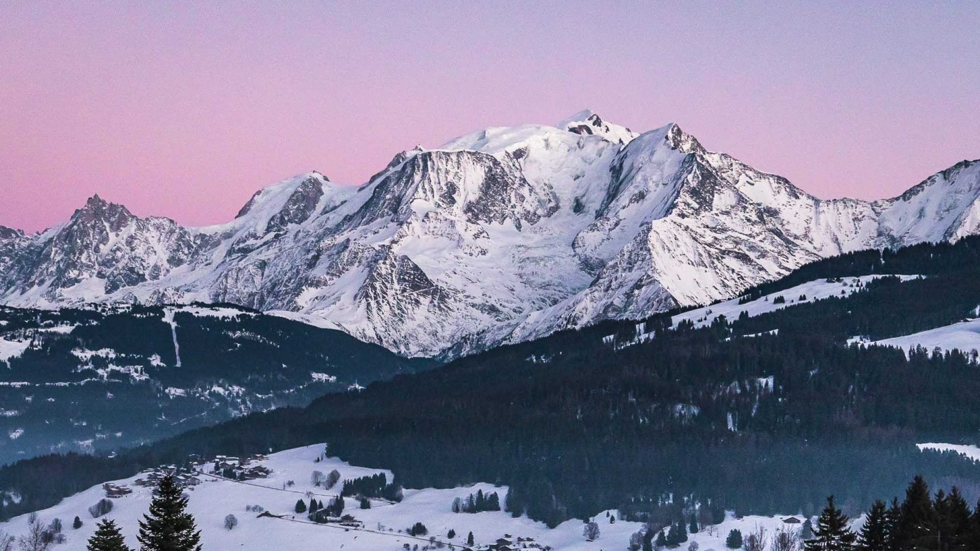 Puesta de sol sobre el Mont-Blanc desde Combloux