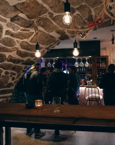 On a testé pour vous : Le Dévers, le bar à l’esprit montagnard