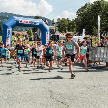 Start of the Comblorane children's race