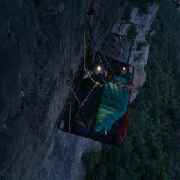 We tested it for you: a night on a cliff with NEO Mountain
