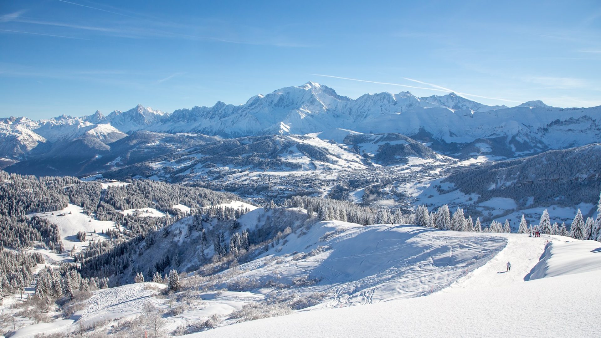 Mont-Blanc view of the Portes du Mont-Blanc ski area